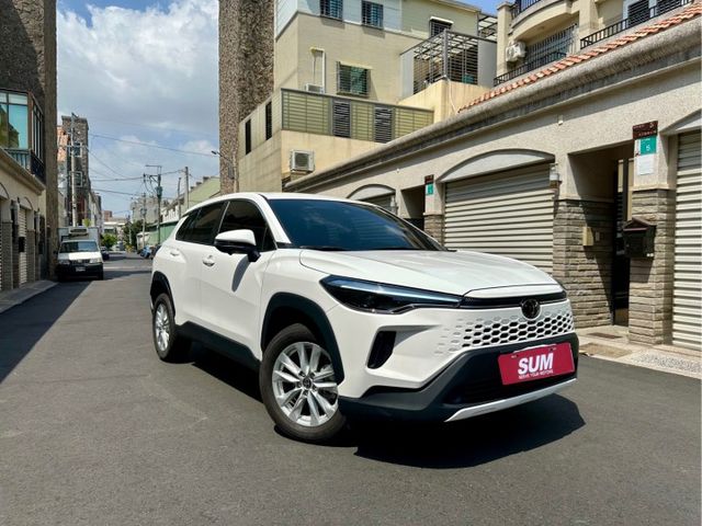 新入庫家庭休旅車 好養好顧的一台 跟新車差不多了差在價錢  2024  Crolla Cross  尊絕版  第1張相片