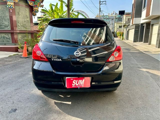 小巧好開代步車 2011 Nissan Tiida 5D   AUX IN   防盜系統   導車顯影  第4張相片