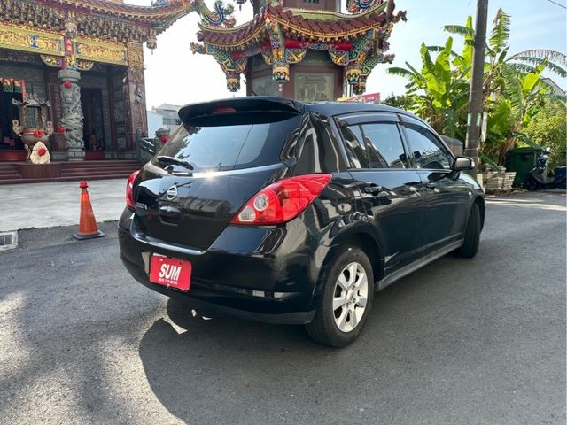 小巧好開代步車 2011 Nissan Tiida 5D   AUX IN   防盜系統   導車顯影  第5張相片