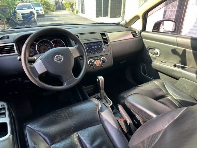 小巧好開代步車 2011 Nissan Tiida 5D   AUX IN   防盜系統   導車顯影  第7張相片