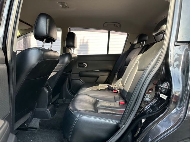 小巧好開代步車 2011 Nissan Tiida 5D   AUX IN   防盜系統   導車顯影  第9張相片