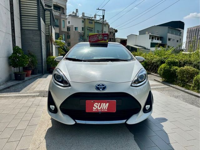 2021 Toyota Prius c 1.5 油電混合 免鑰匙/ISOFIX /摸門解鎖 /LED尾燈  第2張相片