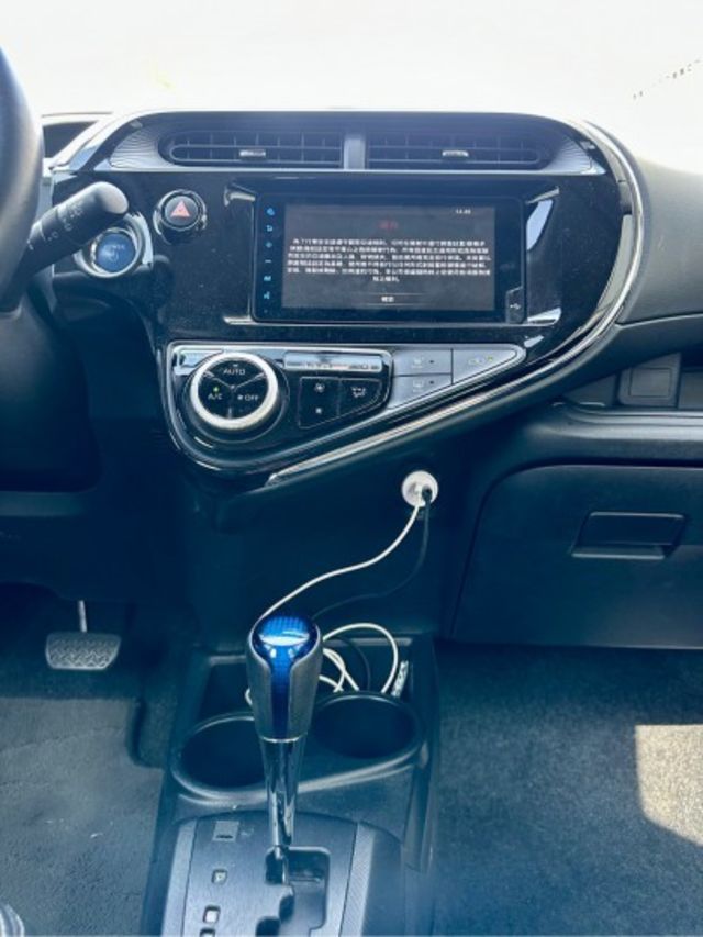 2021 Toyota Prius c 1.5 油電混合 免鑰匙/ISOFIX /摸門解鎖 /LED尾燈  第12張相片