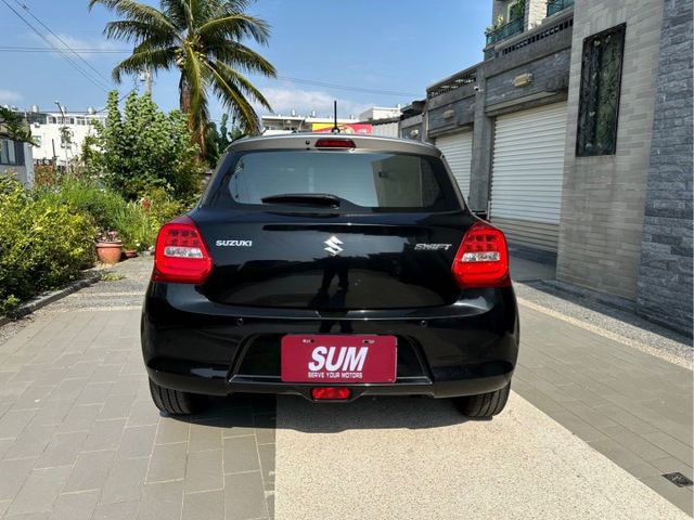 2018 Swift  GLX  升級了：MBQ安卓機 行車記錄器、抬頭顯示器 、SOFIX 、胎壓監控 、換檔撥片  第4張相片