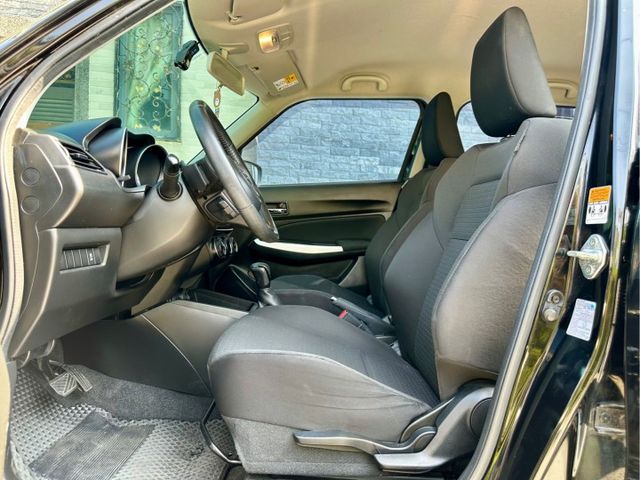 2018 Swift  GLX  升級了：MBQ安卓機 行車記錄器、抬頭顯示器 、SOFIX 、胎壓監控 、換檔撥片  第8張相片