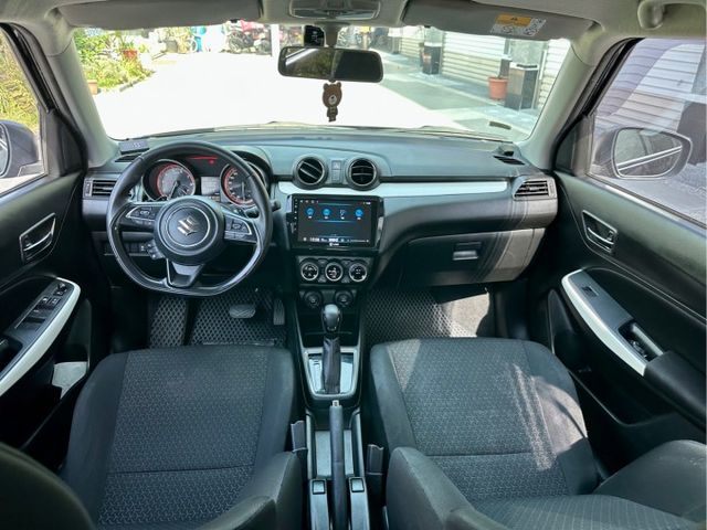 2018 Swift  GLX  升級了：MBQ安卓機 行車記錄器、抬頭顯示器 、SOFIX 、胎壓監控 、換檔撥片  第10張相片
