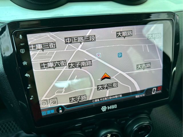 2018 Swift  GLX  升級了：MBQ安卓機 行車記錄器、抬頭顯示器 、SOFIX 、胎壓監控 、換檔撥片  第15張相片