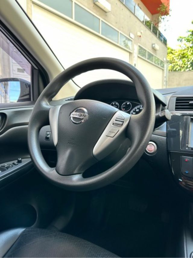 入庫 2014年 Nissan Tiida  豪華版 霧燈/ 免鑰匙 /ikey摸門  第12張相片