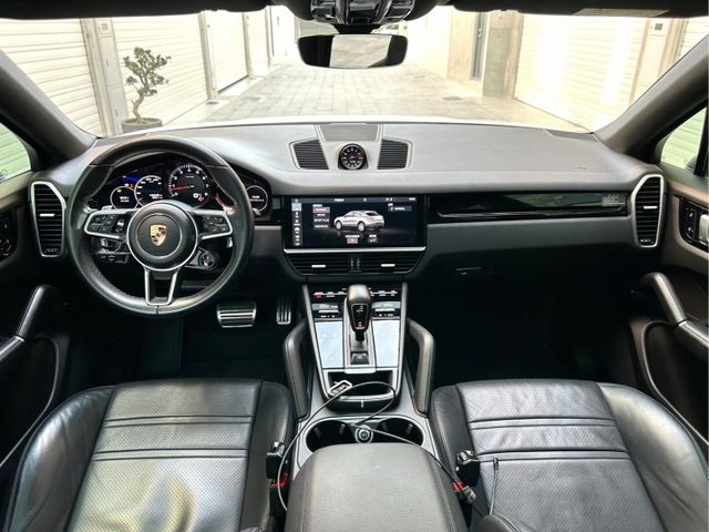 2019年 Porsche Cayenne Coupe S   升級Turbo空力套件 21吋鍛造鋁圈  第10張相片