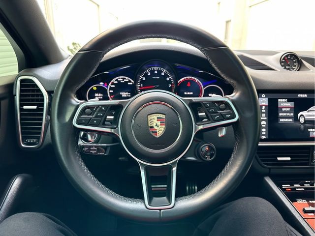 2019年 Porsche Cayenne Coupe S   升級Turbo空力套件 21吋鍛造鋁圈  第12張相片