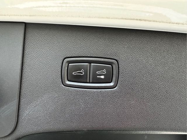 2019年 Porsche Cayenne Coupe S   升級Turbo空力套件 21吋鍛造鋁圈  第18張相片