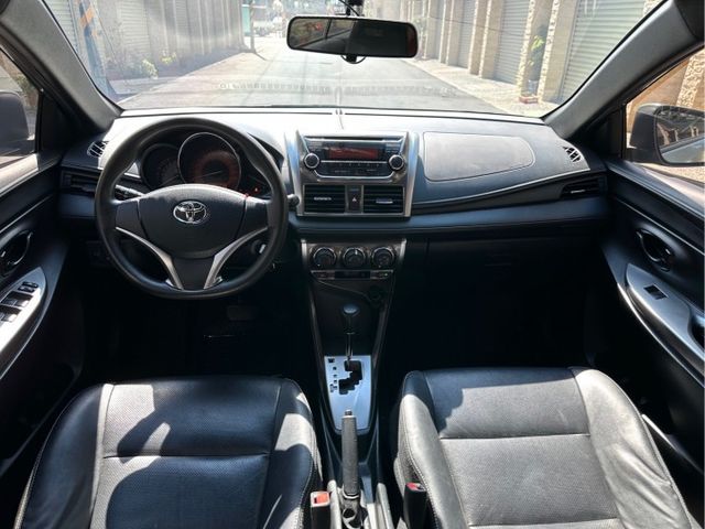 入庫 可愛大鴨鴨 2016年 yaris 經典版 小改款  第10張相片