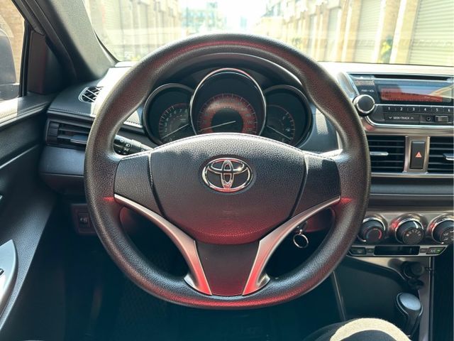 入庫 可愛大鴨鴨 2016年 yaris 經典版 小改款  第12張相片