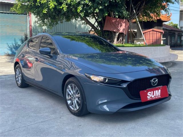 新入庫 2021年 Mazda3 5D  極致灰  頂級  ACC跟車/車道偏離 /ikey摸門  第1張相片