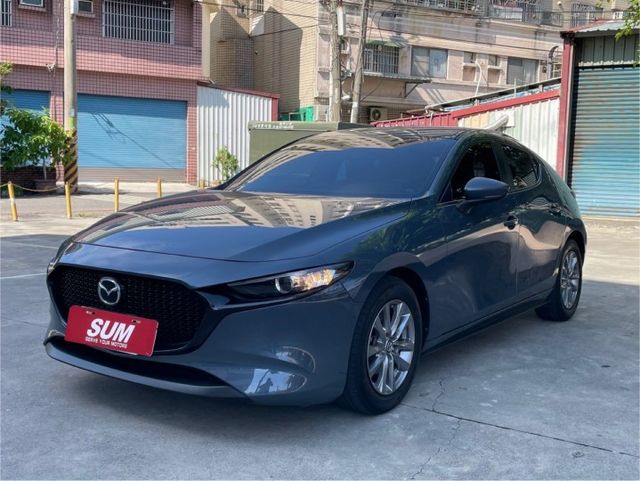 新入庫 2021年 Mazda3 5D  極致灰  頂級  ACC跟車/車道偏離 /ikey摸門  第3張相片