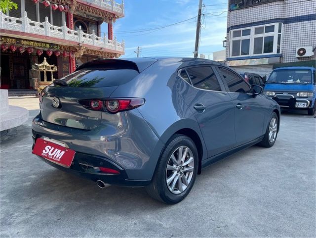 新入庫 2021年 Mazda3 5D  極致灰  頂級  ACC跟車/車道偏離 /ikey摸門  第6張相片
