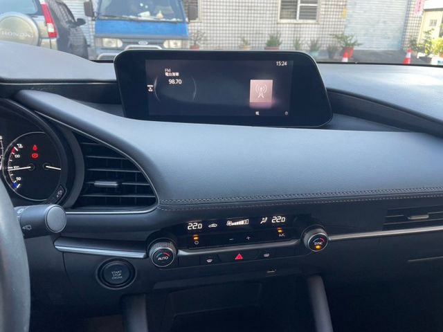 新入庫 2021年 Mazda3 5D  極致灰  頂級  ACC跟車/車道偏離 /ikey摸門  第11張相片