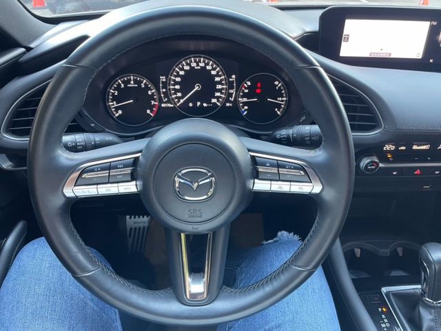 新入庫 2021年 Mazda3 5D  極致灰  頂級  ACC跟車/車道偏離 /ikey摸門  第12張相片