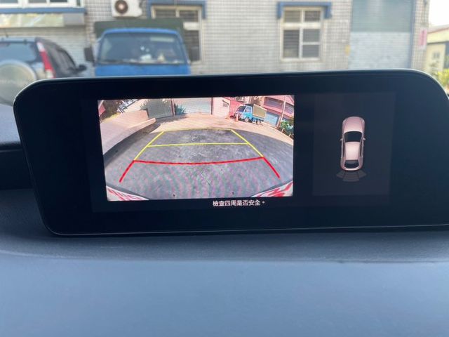 新入庫 2021年 Mazda3 5D  極致灰  頂級  ACC跟車/車道偏離 /ikey摸門  第14張相片