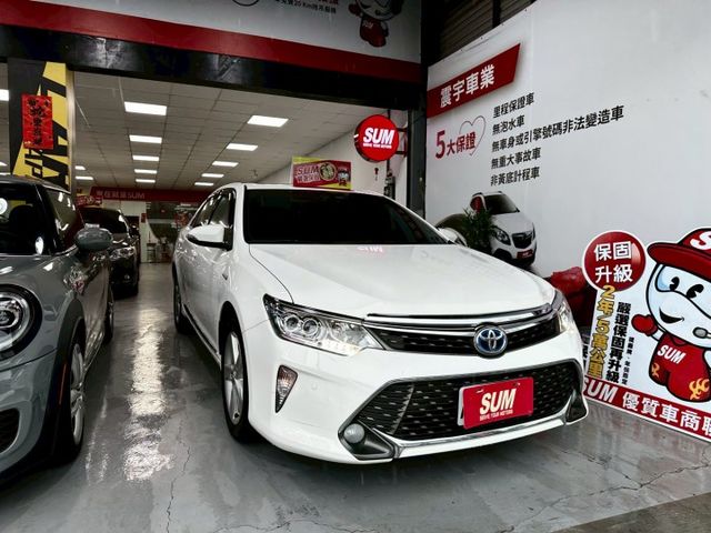 新入庫一手 認證車 不用擔心電池問題換新跑4萬多 2015 TOYOTA CAMRY 油電豪華版  第1張相片