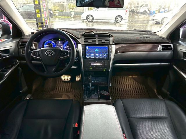 新入庫一手 認證車 不用擔心電池問題換新跑4萬多 2015 TOYOTA CAMRY 油電豪華版  第10張相片