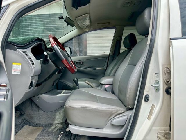 新入庫 跑少廂型車 2007  Innova 2.7  只跑7萬多公里而已  第8張相片