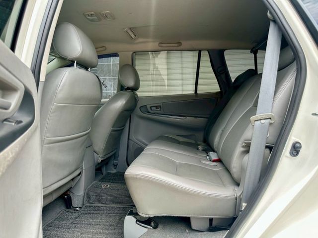新入庫 跑少廂型車 2007  Innova 2.7  只跑7萬多公里而已  第9張相片
