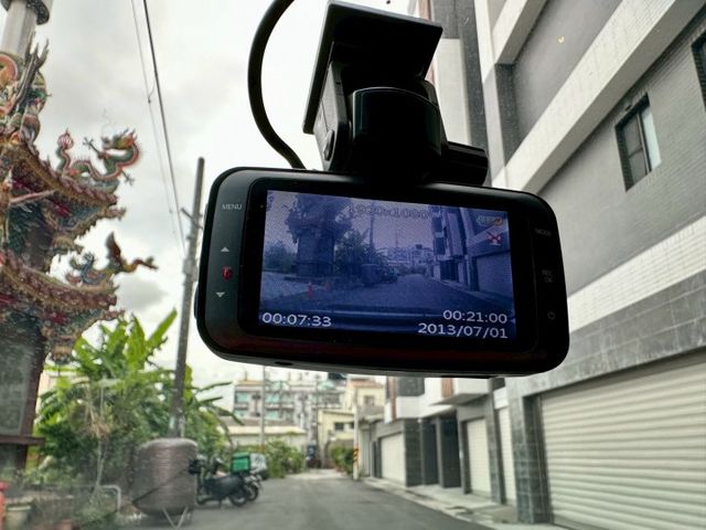 新入庫年輕人的最愛  2009年 K12 VTI-S 1 小改款黑內裝  升級：前無限後RR空力套件  大尾翼、排氣管  第14張相片