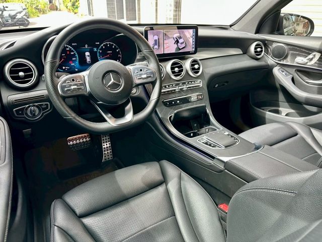 新入庫 2020 GLC300 Coupe  液晶螢幕/ 換檔撥片/ 免鑰匙啟/ 摸門解鎖 /倒車顯影  第7張相片