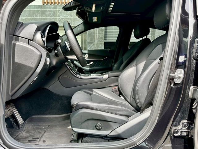 新入庫 2020 GLC300 Coupe  液晶螢幕/ 換檔撥片/ 免鑰匙啟/ 摸門解鎖 /倒車顯影  第8張相片