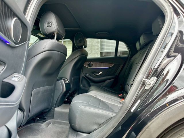 新入庫 2020 GLC300 Coupe  液晶螢幕/ 換檔撥片/ 免鑰匙啟/ 摸門解鎖 /倒車顯影  第9張相片