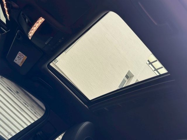 新入庫 2020 GLC300 Coupe  液晶螢幕/ 換檔撥片/ 免鑰匙啟/ 摸門解鎖 /倒車顯影  第18張相片