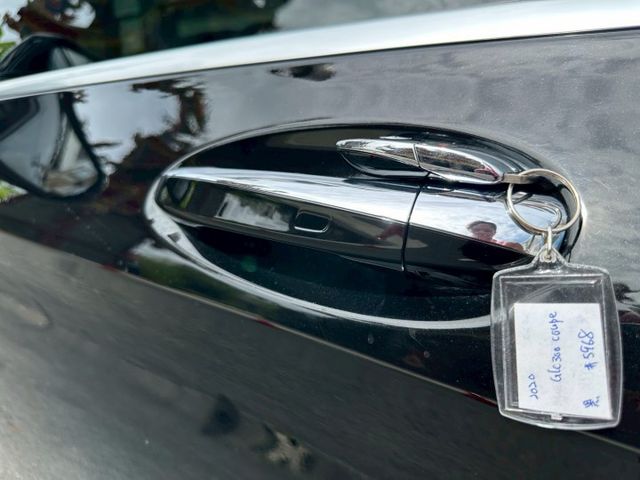 新入庫 2020 GLC300 Coupe  液晶螢幕/ 換檔撥片/ 免鑰匙啟/ 摸門解鎖 /倒車顯影  第19張相片