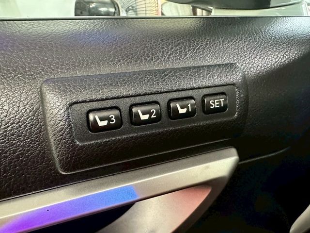 入庫 2012年  CT200h  豪華版 已更換大電池 11萬公里更換 改雙出排氣管  光感頭燈  i-key摸門  第15張相片
