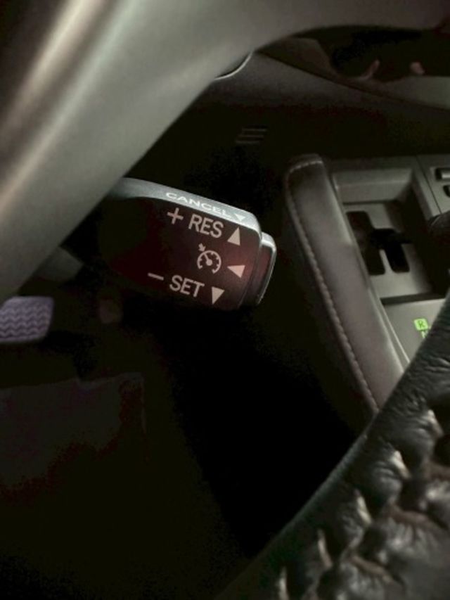 入庫 2012年  CT200h  豪華版 已更換大電池 11萬公里更換 改雙出排氣管  光感頭燈  i-key摸門  第17張相片