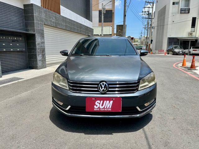 2011 Volkswagen Passat1.8 TSI  CL  前/後霧燈 /駕駛座電動椅/定速巡航  第2張相片