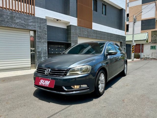 2011 Volkswagen Passat1.8 TSI  CL  前/後霧燈 /駕駛座電動椅/定速巡航  第3張相片