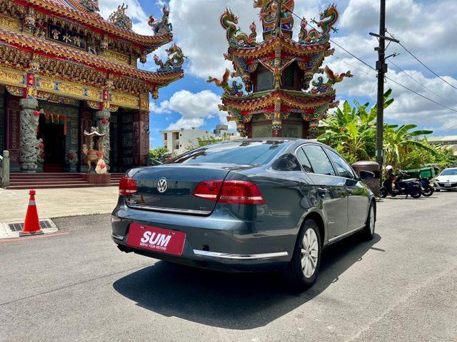 2011 Volkswagen Passat1.8 TSI  CL  前/後霧燈 /駕駛座電動椅/定速巡航  第4張相片