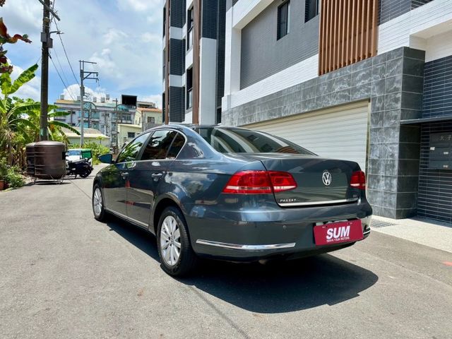 2011 Volkswagen Passat1.8 TSI  CL  前/後霧燈 /駕駛座電動椅/定速巡航  第6張相片