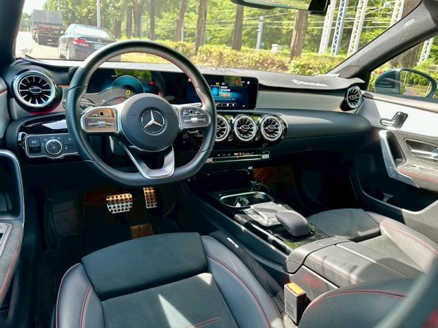 2022 A180 AMG 里程：2.7萬Km 配備:23P跟車/AMG外觀套件/64氣氛燈/雙前電動椅  第8張相片
