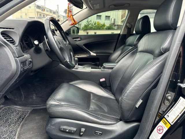 2006 Lexus is250 已升級 : 大螢幕安卓機/雙出排氣管/免鑰匙/ikey摸門/雙電動椅/電動天窗  第8張相片