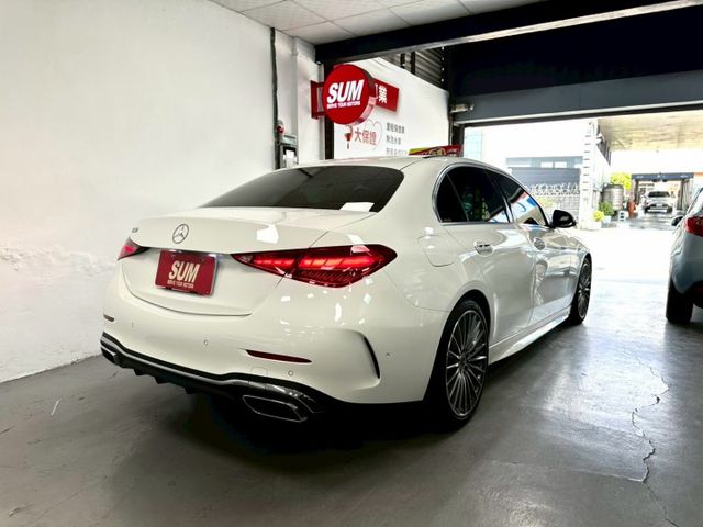 2023 C300 AMG 4MATIC 總代理/48V輕油電/原廠保固1年/無煙一手車/原廠記錄/23P跟車/柏林之音  第4張相片