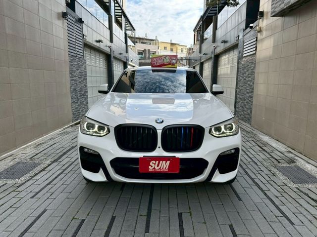 2018年 BMW G02 X4 Xdrive30i M-sport 總代理  全車升級M版套件/CarPlay/5AT  第2張相片