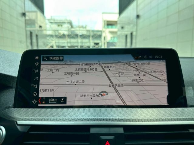 2018年 BMW G02 X4 Xdrive30i M-sport 總代理  全車升級M版套件/CarPlay/5AT  第15張相片