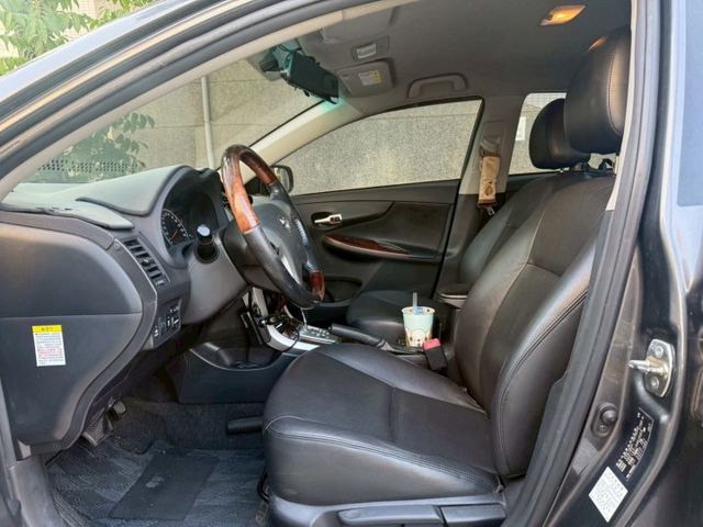 2012 Altis E版 一手車 原廠記錄 升級:行車記錄器/安卓機/CarPlay倒車顯影/抬頭顯示器/光感自動頭燈  第4張相片