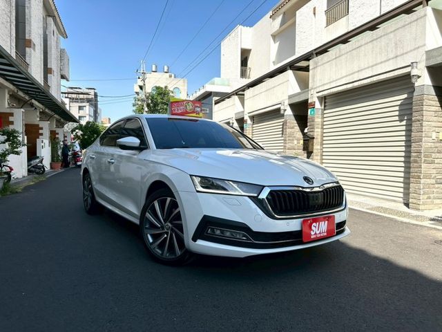 2023 Skoda Octavia 1.5 TSI e-TEC 配備:免鑰匙摸門~電動尾門~ACC跟車~雙前座電熱椅  第1張相片