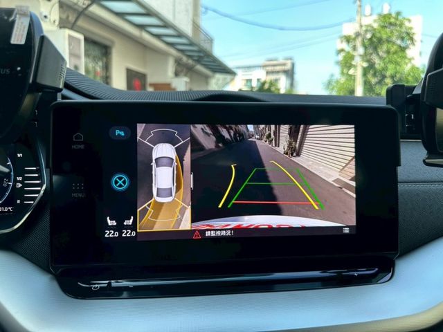 2023 Skoda Octavia 1.5 TSI e-TEC 配備:免鑰匙摸門~電動尾門~ACC跟車~雙前座電熱椅  第13張相片