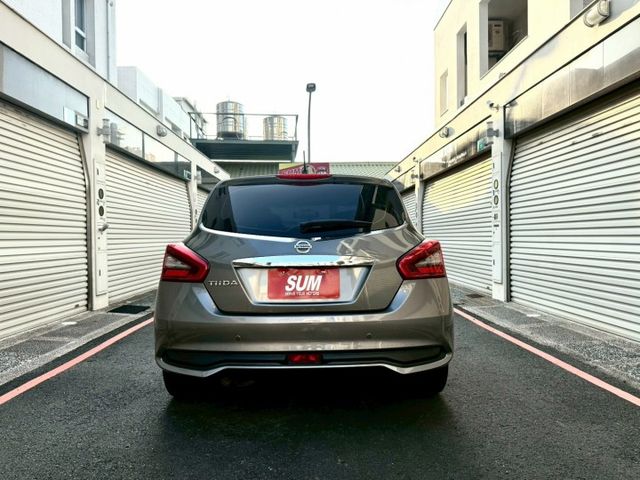 2019 Nissan Tiida 5D 旗艦版 升級：行車記錄器前後/倒車影像/抬頭顯示器/免鑰匙/摸門解鎖/環景影像  第5張相片