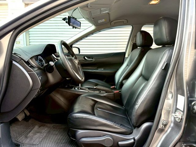 2019 Nissan Tiida 5D 旗艦版 升級：行車記錄器前後/倒車影像/抬頭顯示器/免鑰匙/摸門解鎖/環景影像  第8張相片