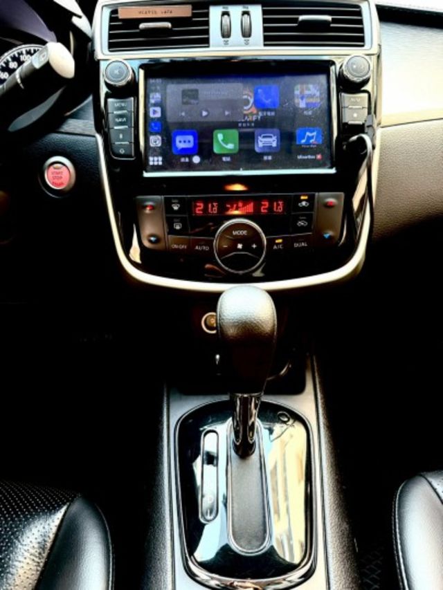 2019 Nissan Tiida 5D 旗艦版 升級：行車記錄器前後/倒車影像/抬頭顯示器/免鑰匙/摸門解鎖/環景影像  第14張相片